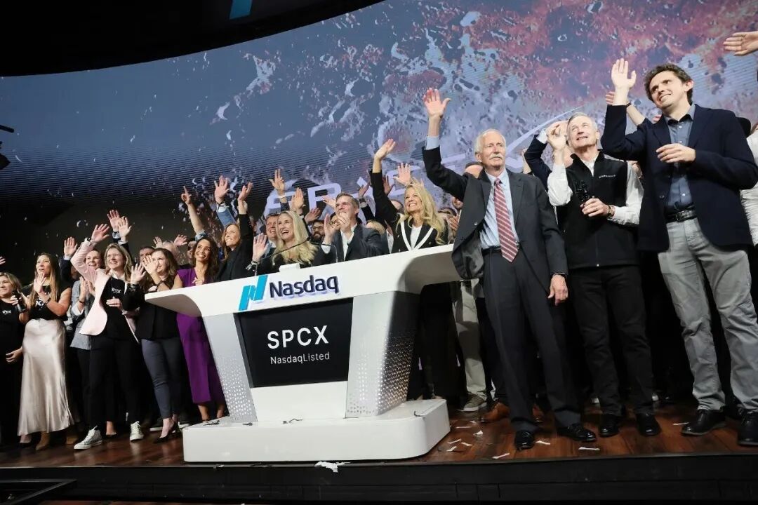 Понять историю SpaceX на $2 трлн: почему у Маска всегда есть ход наперёд